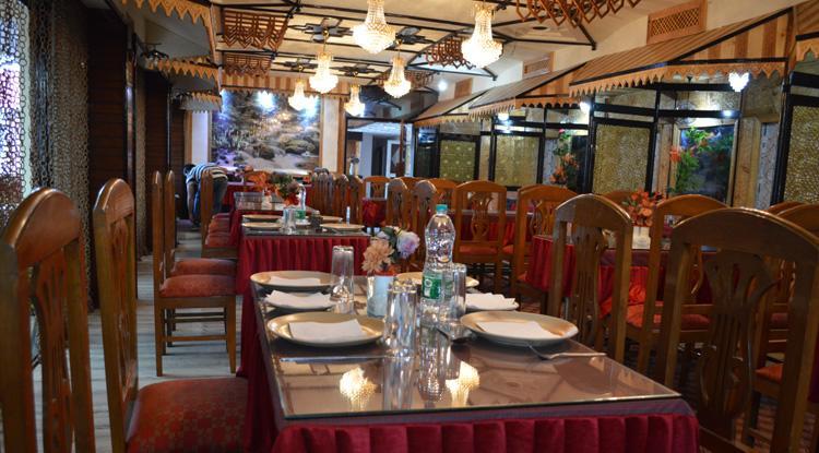 Shah Abbas Hotel At Dal Lake Сринагар Экстерьер фото